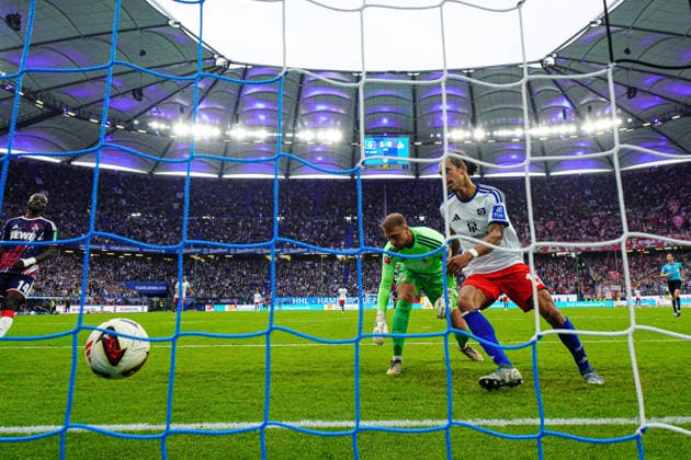 Tor zum 2:0 Yussuf Poulsen (Hamburger SV, 15), Remote Hintertorkamera GER, Hamburger SV vs. 1. FC Köln, Fußball, 1. Bundesliga, Spieltag 04, Saison 2026 2027, 19.09.2026 DFL REGULATIONS PROHIBIT ANY USE OF PHOTOGRAPHS AS IMAGE SEQUENCES AND OR QUASI-VIDEO GER, Hamburger SV vs. 1. FC Köln, Fußball, 1. Bundesliga, Spieltag 04, Saison 2026 2027, 19.09.2026 Hamburg Copyright: xEibner-Pressefoto MarcelxvonxFehrnx EP_MFN