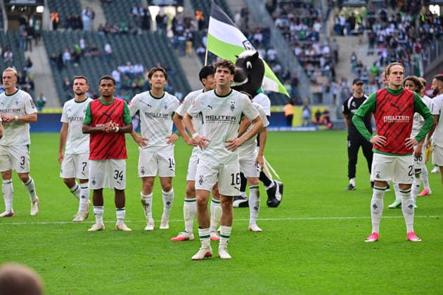 19.09.2026; Moenchengladbach; Fussball, Herren, Saison 2026 2027, Borussia Moenchengladbach vs. 1. FSV Mainz 05 Riesenenttaeuschung Enttaeuschung nach Spielende bei den Gladbachern; hier Philipp Sander (Gladbach, Mitte) DFL regulations prohibit any use of photographs as image sequences and or quasi-video. ista-Borussia-Park Nordrhein-Westfalen Deutschland