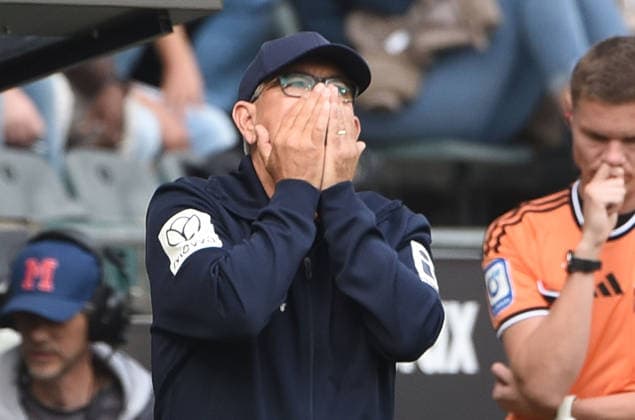19.09.2026, xhbx, Fussball 1.Bundesliga, Borussia Moenchengladbach - 1.FSV Mainz 05 v.l. Trainer Urs Fischer (FSV Mainz 05) enttäuscht, enttäuscht schauend, dissapointed (DFL DFB REGULATIONS PROHIBIT ANY USE OF PHOTOGRAPHS as IMAGE SEQUENCES and or QUASI-VIDEO) Moenchengladbach