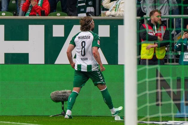 Tor zum 3:2 für Werder Bremen durch Mitchell Weiser (Werder Bremen, 8), Torjubel, Freude, Emotionen, Deutschland: Fussball, Bundesliga, Saison 2026 27, 4. Spieltag, 19.09.2026, Werder Bremen vs FC Augsburg, Weserstadion (Bremen) Copyright: xLeonxFrickx