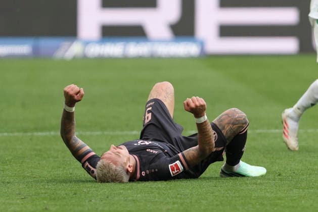 Phillip Tietz (1.FSV Mainz 05) Schlussjubel, jubelt nach dem 3:4 Sieg waehrend des Spiels der 1. Bundesliga zwischen Borussia Moenchengladbach und 1. FSV Mainz 05, ista-Borussia-Park am 19. September 2026 in Moenchengladbach, Deutschland. (Foto von Oliver Kaelke DeFodi Images) +++ Phillip Tietz (1.FSV Mainz 05) celebrate after winning during the Bundesliga match between Borussia Moenchengladbach and 1. FSV Mainz 05 at ista-Borussia-Park on September 19, 2026 in Moenchengladbach, Germany. (Photo by Oliver Kaelke DeFodi Images) DFB DFL REGULATIONS PROHIBIT ANY USE OF PHOTOGRAPHS AS IMAGE SEQUENCES AND OR QUASI-VIDEO. (Photo by Oliver Kaelke DeFodi Images) -