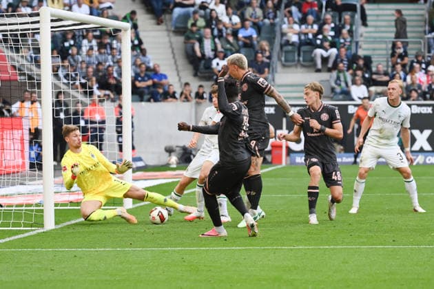 Danny da Costa (Mainz 05), mi., erzielt das Tor zum 2:4 19.09.2026, Fussball 1. Bundesliga, Saison 2026 2027, 4. Spieltag, Borussia Mönchengladbach - 1. FSV Mainz 05 DFL regulations prohibit any use of photographs as image sequences and or quasi-video Moenchengladbach Ista-Borussia-Park Nordrhein Westfalen Deutschland