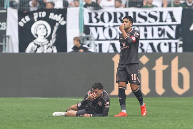 Anthony Caci (1.FSV Mainz 05) liegt verletzt am Boden waehrend des Spiels der 1. Bundesliga zwischen Borussia Moenchengladbach und 1. FSV Mainz 05, ista-Borussia-Park am 19. September 2026 in Moenchengladbach, Deutschland. (Foto von Oliver Kaelke DeFodi Images) +++ Anthony Caci (1.FSV Mainz 05) injured on the ground during the Bundesliga match between Borussia Moenchengladbach and 1. FSV Mainz 05 at ista-Borussia-Park on September 19, 2026 in Moenchengladbach, Germany. (Photo by Oliver Kaelke DeFodi Images) DFB DFL REGULATIONS PROHIBIT ANY USE OF PHOTOGRAPHS AS IMAGE SEQUENCES AND OR QUASI-VIDEO. (Photo by Oliver Kaelke DeFodi Images) -