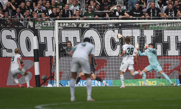 19.09.2026, xhbx, Fussball 1.Bundesliga, Borussia Moenchengladbach - 1.FSV Mainz 05 v.l. Goal scored, Tor zum 2:2 durch Isac Lidberg (Borussia Mönchengladbach) (DFL DFB REGULATIONS PROHIBIT ANY USE OF PHOTOGRAPHS as IMAGE SEQUENCES and or QUASI-VIDEO) Moenchengladbach