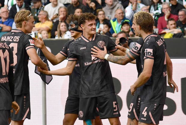 19.09.2026, xhbx, Fussball 1.Bundesliga, Borussia Moenchengladbach - 1.FSV Mainz 05 v.l. Torjubel, Goal celebration, celebrate the goal 2;3 durch Eric Martel (FSV Mainz 05) (DFL DFB REGULATIONS PROHIBIT ANY USE OF PHOTOGRAPHS as IMAGE SEQUENCES and or QUASI-VIDEO) Moenchengladbach