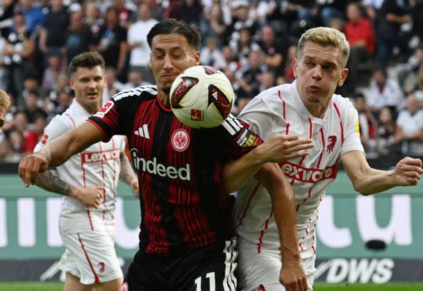 19.09.2026, xjhx, Fussball 1.Bundesliga, Eintracht Frankfurt - SC Freiburg v.l. Younes Ebnoutalib (Eintracht Frankfurt), Matthias Ginter (SC Freiburg) (DFL DFB REGULATIONS PROHIBIT ANY USE OF PHOTOGRAPHS as IMAGE SEQUENCES and or QUASI-VIDEO) Frankfurt am Main