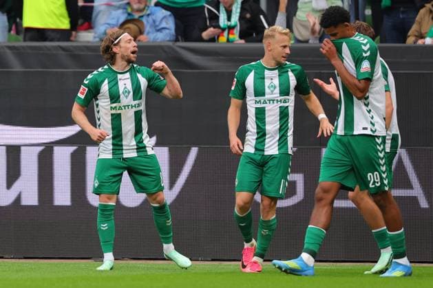 19.09.26, GER, Fussball, 1.FBL Männer, 4. Spieltag, Saison2026 2027, SV Werder Bremen vs. FC Augsburg Torjubel Jubel. Torschütze Torschuetze Mitchell Weiser (SV Werder Bremen 08) jubelt ueber das Tor zum 3:2 Bremen Weserstadion Bremen Germany Copyright: xnordphotoxGmbHx xTauchnitzx