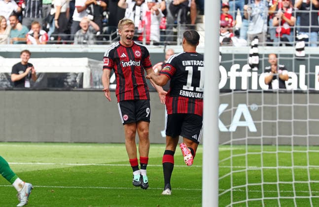 19.09.2026, xovx, Fußball Fußball Bundesliga, Eintracht Frankfurt - SC Freiburg v.l. Jubel nach dem Tor zum 1:0 bei Jonathan Burkardt (Eintracht Frankfurt) und Younes Ebnoutalib (Eintracht Frankfurt) (DFL DFB REGULATIONS PROHIBIT ANY USE OF PHOTOGRAPHS as IMAGE SEQUENCES and or QUASI-VIDEO) emspor Frankfurt