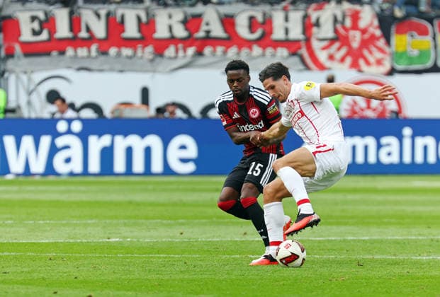19.09.2026, xovx, Fußball Fußball Bundesliga, Eintracht Frankfurt - SC Freiburg v.l. Noel Aseko (Eintracht Frankfurt), Igor Matanovic (SC Freiburg) (DFL DFB REGULATIONS PROHIBIT ANY USE OF PHOTOGRAPHS as IMAGE SEQUENCES and or QUASI-VIDEO) emspor Frankfurt