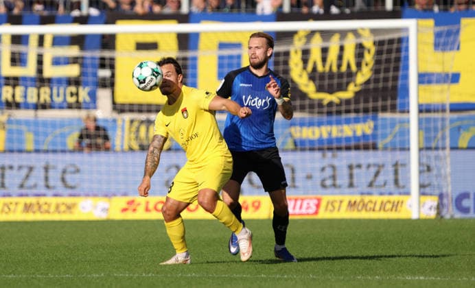 19.09.2026, Fussball, Herren, 3. Liga, Saison 2026 2027, 1. FC Saarbrücken - SG Sonnenhof Großaspach, Niklas Pollex (SG Sonnenhof Großaspach) Niko Bretschneider (1. FC Saarbruecken) Saarbrücken Ludwigsparkstadion Saarland Deutschland Copyright: xFabianxKleerx