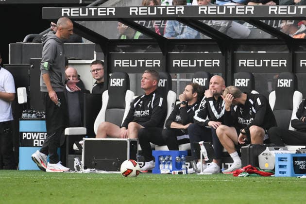 Gladbacher Trainerbank Interimstrainer Jan-Moritz Lichte (Borussia Moenchengladbach), Co Trainer Markus Gellhaus (Borussia Moenchengladbach), v.li., 2. v.re., Rouven Schröder (Sportdirektor Borussia Moenchengladbach) 19.09.2026, Fussball 1. Bundesliga, Saison 2026 2027, 4. Spieltag, Borussia Mönchengladbach - 1. FSV Mainz 05 DFL regulations prohibit any use of photographs as image sequences and or quasi-video Moenchengladbach Ista-Borussia-Park Nordrhein Westfalen Deutschland