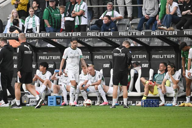 Gladbachs Spieler nach der Niederlage, mitte Kevin Diks (Borussia Moenchengladbach) 19.09.2026, Fussball 1. Bundesliga, Saison 2026 2027, 4. Spieltag, Borussia Mönchengladbach - 1. FSV Mainz 05 DFL regulations prohibit any use of photographs as image sequences and or quasi-video Moenchengladbach Ista-Borussia-Park Nordrhein Westfalen Deutschland