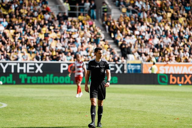 Deutschland: Fussball 3. Liga 2026 - 2027, 7. Spieltag - Alemannia Aachen vs Fortuna Düsseldorf - Tivoli (Aachen): Schiedsrichter Konrad Oldhafer (Poppenbüttel) geht, Fokus Copyright: xThiemoxRudolphx