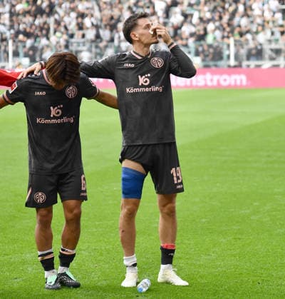 19.09.2026, xhbx, Fussball 1.Bundesliga, Borussia Moenchengladbach - 1.FSV Mainz 05 v.l. Anthony Caci (FSV Mainz 05) verletzt, Verletzung, (DFL DFB REGULATIONS PROHIBIT ANY USE OF PHOTOGRAPHS as IMAGE SEQUENCES and or QUASI-VIDEO) Moenchengladbach