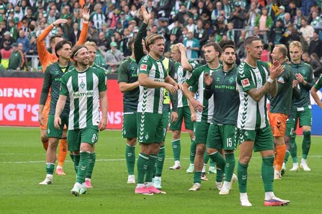 Werder feiert den Sieg , SV Werder Bremen - FC Augsburg, Fussball, Bundesliga, DFL, 19.9.2026 DFB regulations prohibit any use of photographs as image sequences and or quasi-video Bremen Bremen Deutschland