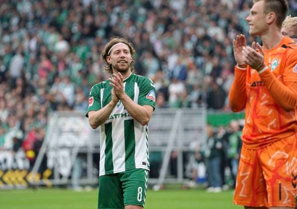 Foto : Jubel nach dem Schlußpfiff bei den Spielern von Werder , hier Mitchell Weiser (Werder) Fussball 1. Bundesliga , 30. Spieltag am Sa. 19.09.2026 Werder Bremen - FC Augsburg