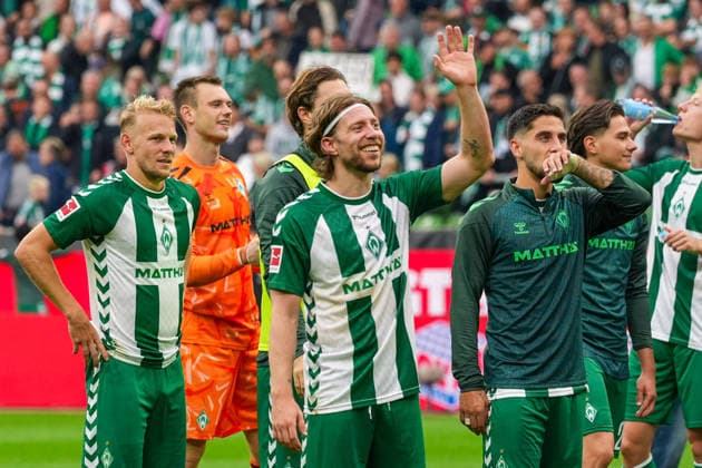 Mitchell Weiser (Werder Bremen, 8) winkt den Fans nach Abpfiff, Freude, Emotionen, Gesichtsausdruck, Deutschland: Fussball, Bundesliga, Saison 2026 27, 4. Spieltag, 19.09.2026, Werder Bremen vs FC Augsburg, Weserstadion (Bremen) Copyright: xLeonxFrickx