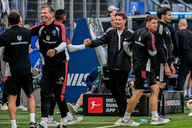 Schlussjubel Richard Krohn Co - Trainer Trainer Merlin Polzin Loic Fave Co - Trainer ( HSV ) ( Köln ) Deutschland , Hamburg , Volksparkstadion , Fussball , 1 . Bundesliga , Hamburger SV - 1 FC Köln