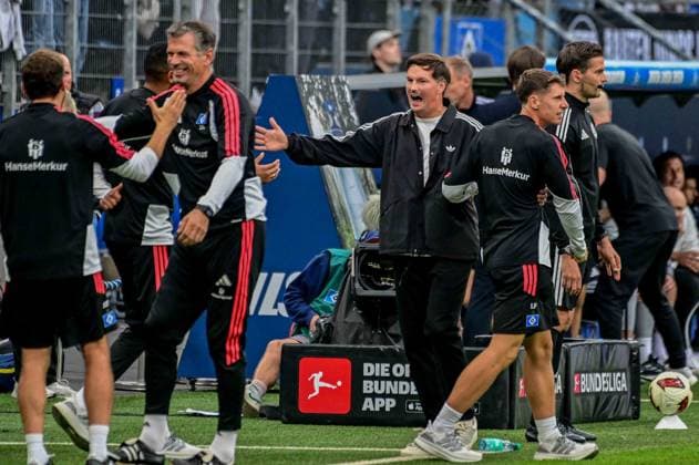 Schlussjubel Richard Krohn Co - Trainer Trainer Merlin Polzin Loic Fave Co - Trainer ( HSV ) ( Köln ) Deutschland , Hamburg , Volksparkstadion , Fussball , 1 . Bundesliga , Hamburger SV - 1 FC Köln