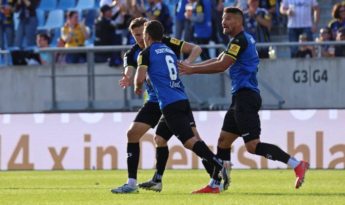 19.09.2026, Fussball, Herren, 3. Liga, Saison 2026 2027, 1. FC Saarbrücken - SG Sonnenhof Großaspach, Torjubel des 1. FC Saarbrücken nach dem Tor zum 1:1 durch Patrick Sontheimer (1. FC Saarbruecken) Saarbrücken Ludwigsparkstadion Saarland Deutschland Copyright: xFabianxKleerx