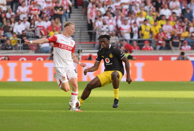 19.09.2026, xblx, Fussball 1.Bundesliga, VfB Stuttgart - Borussia Dortmund v.l. Chris Führich Fuehrich (VfB Stuttgart), Joane Gadou (Borussia Dortmund) (DFL DFB REGULATIONS PROHIBIT ANY USE OF PHOTOGRAPHS as IMAGE SEQUENCES and or QUASI-VIDEO) Stuttgart