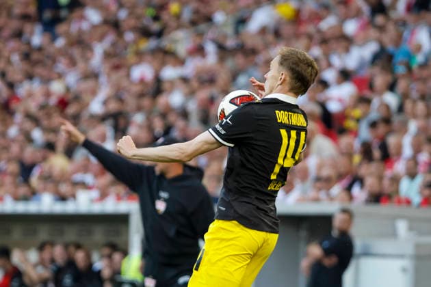Maximilian Beier (BVB Dortmund, 14) am Ball , Deutschland, Fussball, 1. Bundesliga, 4.Spieltag, 2026 2027, VfB Stuttgart vs. Borussia Dortmund, 19.09.2026, Stuttgart MHP Arena Deutschland Copyright: xGrantxHubbsx