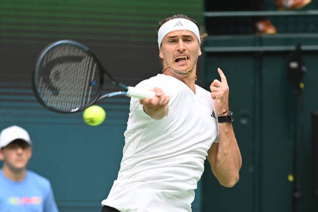 Alexander ZVEREV (GER) Aktion, match1: Alexander ZVEREV (GER) - Matej DODIC (CRO) Deutschland (GER) - Kroatien (CRO) Tennis Davis Cup Qualifiers Round 2 am 19.09.2026 in der Heristo Arena Halle Westfalen, Deutschland. Â