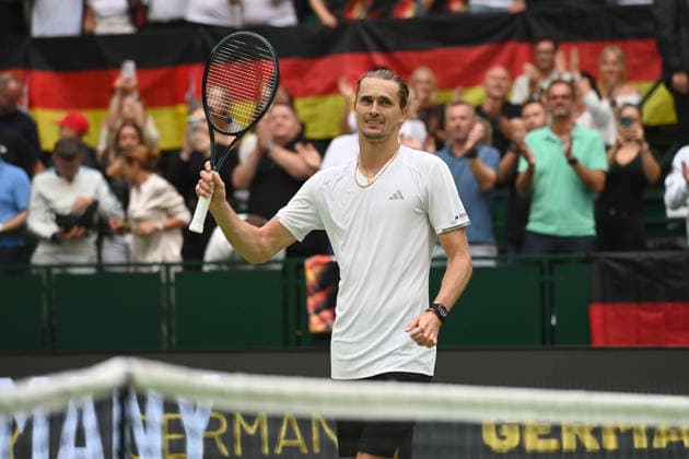 Alexander ZVEREV (GER) Jubel, jubeln, Freude, cheers, Schlussjubel, Sieger, winner, match1: Alexander ZVEREV (GER) - Matej DODIC (CRO) Deutschland (GER) - Kroatien (CRO) Tennis Davis Cup Qualifiers Round 2 am 19.09.2026 in der Heristo Arena Halle Westfalen, Deutschland. Â