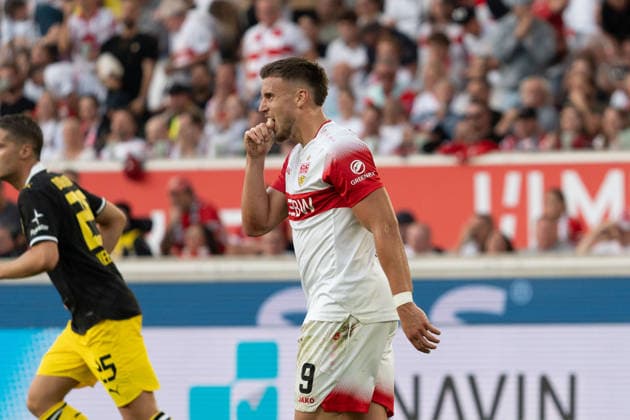 Ermedin Demirovic (VfB Stuttgart, 09) vergibt Grosschance, enttäuscht, Enttäuschung, frustriert, Frust, verärgert, Ärger, GER, VfB Stuttgart vs. Borussia Dortmund, Fussball, 1. Bundesliga, 4. Spieltag, Spielzeit 2026 2027, 19.09.2026, DFL REGULATIONS PROHIBIT ANY USE OF PHOTOGRAPHS AS IMAGE SEQUENCES AND OR QUASI-VIDEO, GER, VfB Stuttgart vs. Borussia Dortmund, Fussball, 1. Bundesliga, 4. Spieltag, Spielzeit 2026 2027, 19.09.2026, Stuttgart Copyright: xEibner-Pressefoto EdwardxCheungx EP_ECG
