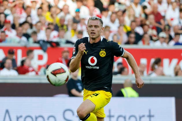 Julian Ryerson (BVB Dortmund, 26) am Ball , Deutschland, Fussball, 1. Bundesliga, 4.Spieltag, 2026 2027, VfB Stuttgart vs. Borussia Dortmund, 19.09.2026, Stuttgart MHP Arena Deutschland Copyright: xGrantxHubbsx