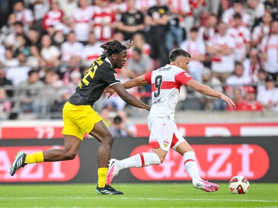 Joane Gadou (Borussia Dortmund) und Ermedin DemiroviÄ‡ (VfB Stuttgart) im Zweikampf waehrend des spiels der 1. Bundesliga zwischen VfB Stuttgart und Borussia Dortmund, MHPArena am 19. September 2026 in Stuttgart, Deutschland. (Foto von Harry Langer DeFodi Images) +++ Joane Gadou (Borussia Dortmund) und Ermedin DemiroviÄ‡ (VfB Stuttgart) battle for the ball during the Bundesliga match between VfB Stuttgart and Borussia Dortmund at MHPArena on September 19, 2026 in Stuttgart, Germany. (Photo by Harry Langer DeFodi Images) DFB DFL REGULATIONS PROHIBIT ANY USE OF PHOTOGRAPHS AS IMAGE SEQUENCES AND OR QUASI-VIDEO. (Photo by Harry Langer DeFodi Images) DFB DFL REGULATIONS PROHIBIT ANY USE OF PHOTOGRAPHS AS IMAGE SEQUENCES AND OR QUASI-VIDEO. -