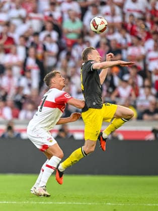 Grischa Proemel (VfB Stuttgart) und Maximilian Beier (Borussia Dortmund) im Zweikampf waehrend des spiels der 1. Bundesliga zwischen VfB Stuttgart und Borussia Dortmund, MHPArena am 19. September 2026 in Stuttgart, Deutschland. (Foto von Harry Langer DeFodi Images) +++ Grischa Proemel (VfB Stuttgart) und Maximilian Beier (Borussia Dortmund) battle for the ball during the Bundesliga match between VfB Stuttgart and Borussia Dortmund at MHPArena on September 19, 2026 in Stuttgart, Germany. (Photo by Harry Langer DeFodi Images) DFB DFL REGULATIONS PROHIBIT ANY USE OF PHOTOGRAPHS AS IMAGE SEQUENCES AND OR QUASI-VIDEO. (Photo by Harry Langer DeFodi Images) DFB DFL REGULATIONS PROHIBIT ANY USE OF PHOTOGRAPHS AS IMAGE SEQUENCES AND OR QUASI-VIDEO. -