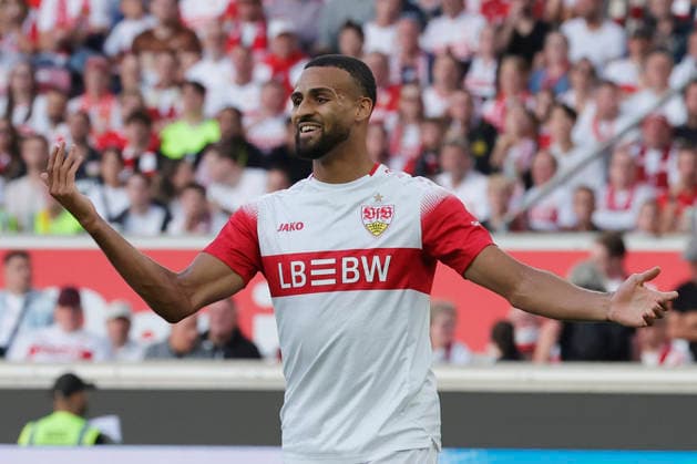 Im Bild: Verwunderung bei Josha Vagnoman (VfB Stuttgart, 4) 19.09.2026, VfB Stuttgart - Borussia Dortmund, 1. Bundesliga, 4. Spieltag, Deutschland, Stuttgart, MHP Arena, DFL REGULATIONS PROHIBIT ANY USE OF PHOTOGRAPHS AS IMAGE SEQUENCES AND OR QUASI-VIDEO. Copyright: HMBxMedia xJulienxBecker