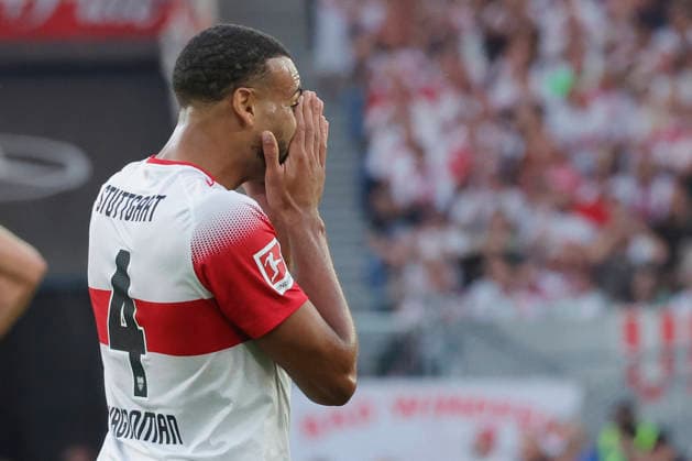 Im Bild: Enttaeuschung bei Josha Vagnoman (VfB Stuttgart, 4) 19.09.2026, VfB Stuttgart - Borussia Dortmund, 1. Bundesliga, 4. Spieltag, Deutschland, Stuttgart, MHP Arena, DFL REGULATIONS PROHIBIT ANY USE OF PHOTOGRAPHS AS IMAGE SEQUENCES AND OR QUASI-VIDEO. Copyright: HMBxMedia xJulienxBecker