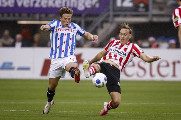ROTTERDAM - (lr) Levi Smans of SC Heerenveen and Julian Baas of Sparta Rotterdam during the Dutch Eredivisie match between Sparta Rotterdam and SC Heerenveen at Sparta Stadion Het Kasteel on September 19, 2026 in Rotterdam, the Netherlands. BAS CZERWINSKI ANP Eredivisie 2026 27 xVIxANPxSportx xxANPxIVx 569273316 originalFilename: 569273316.jpg