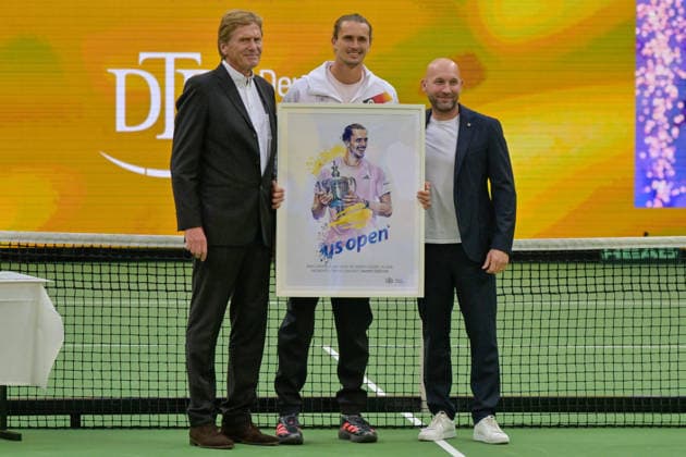 v. li. im Bild Arnim von Dietloff 1. Vorsitzender DTB Alexander Zverev GER Ronald Raue Staatsminister für Ehrenamt und 19.09.2026 ¢ Tennis ¢ Davis Cup Qualifiers 2. Runde ¢ Deutschland vs Kroatien , heristo-arena, Halle (Westfalen), NRW Germany
