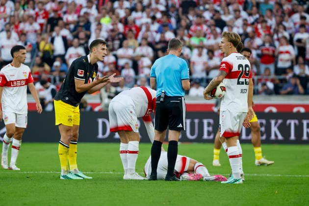 Ermedin Demirovic (VfB Stuttgart, 09) verletzt am Boden , Deutschland, Fussball, 1. Bundesliga, 4.Spieltag, 2026 2027, VfB Stuttgart vs. Borussia Dortmund, 19.09.2026, Stuttgart MHP Arena Deutschland Copyright: xGrantxHubbsx
