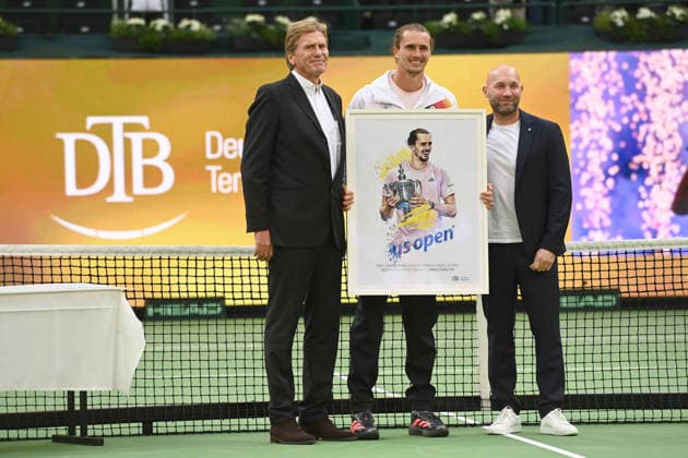 v.l. Dietloff von ARNIM, Praesident Deutscher Tennis-Bund DTB, Alexander ZVEREV (GER) Ronald RAUHE, Staatsminister fuer und Ehrenamt, Ehrung fuer Alexander ZVEREV (GER) fuer seinen Sieg bei den US Open, Deutschland (GER) - Kroatien (CRO) Tennis Davis Cup Qualifiers Round 2 am 19.09.2026 in der Heristo Arena Halle Westfalen, Deutschland. Â