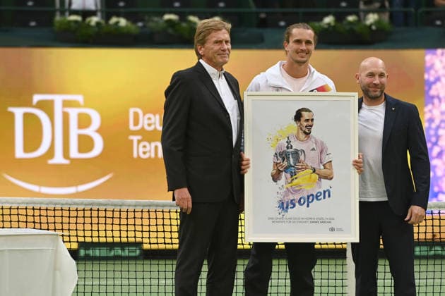 v.l. Dietloff von ARNIM, Praesident Deutscher Tennis-Bund DTB, Alexander ZVEREV (GER) Ronald RAUHE, Staatsminister fuer und Ehrenamt, Ehrung fuer Alexander ZVEREV (GER) fuer seinen Sieg bei den US Open, Deutschland (GER) - Kroatien (CRO) Tennis Davis Cup Qualifiers Round 2 am 19.09.2026 in der Heristo Arena Halle Westfalen, Deutschland. Â