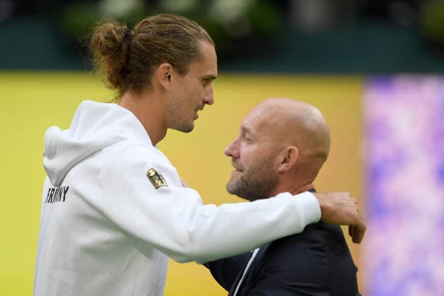 v.l. Alexander ZVEREV (GER) Ronald RAUHE, Staatsminister fuer und Ehrenamt, Ehrung fuer Alexander ZVEREV (GER) fuer seinen Sieg bei den US Open, Deutschland (GER) - Kroatien (CRO) Tennis Davis Cup Qualifiers Round 2 am 19.09.2026 in der Heristo Arena Halle Westfalen, Deutschland. Â