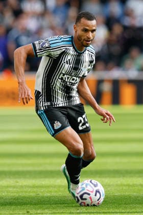 Newcastle United v Hull City, Premier League Jacob Murphy of Newcastle United runs at goal during the Newcastle United v Hull City Premier League match at St. James Park, Newcastle Upon Tyne, England on 19 September 2026 Credit: Craig Cowan Every Second Media Editorial use only. All images are copyright Every Second Media Limited. No images may be reproduced without prior permission. All rights reserved. Premier League and Football League images are subject to licensing agreements with Football DataCo Limited. see https: www.football-dataco.com Copyright: xIMAGO EveryxSecondxMediax ESM-2174-0134 CraigxCowanx xEveryxSecondxMediax