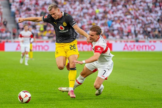 1. Fußball Bundesliga: VfB Stuttgart vs. Borussia Dortmund; 19.09.2026 Stuttgart, GERMANY - 19. September 2026: Maximilian Mittelstädt (VfB Stuttgart, 7) im Zweikampf gegen Julian Ryerson (Borussia Dortmund, 26) während dem Spiel zwischen dem VfB Stuttgart und Borussia Dortmund am 4. Spieltag der 1. Fußball Bundesliga in der MHP ARENA. Copyright: xBEAUTIFULxSPORTS Steinx