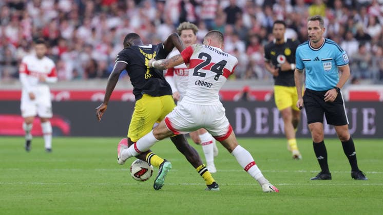 19.09.2026, Deutschland, Stuttgart, Fußball Bundesliga, VfB Stuttgart vs. Borussia Dortmund, Serhou Guirassy (Dortmund) Jeff Chabot (VfB)