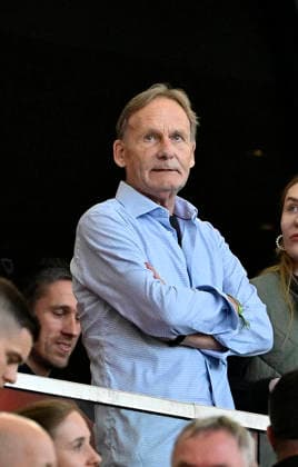 auf der Tribuene Vorsitzender Geschaeftsfuehrer Hans-Joachim Watzke Borussia Dortmund BVB VfB Stuttgart vs Borussia Dortmund BVB 19.09.2026 DFL REGULATIONS PROHIBIT ANY USE OF PHOTOGRAPHS AS IMAGE SEQUENCES AND OR QUASI-VIDEO VfB Stuttgart vs Borussia Dortmund BVB