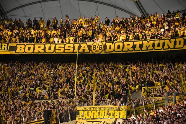 Fanblock, Fans, Fankurve, Flaggen, Fahnen, Stimmung, stimmungsvoll Borussia Dortmund BVB VfB Stuttgart vs Borussia Dortmund BVB 19.09.2026 DFL REGULATIONS PROHIBIT ANY USE OF PHOTOGRAPHS AS IMAGE SEQUENCES AND OR QUASI-VIDEO VfB Stuttgart vs Borussia Dortmund BVB