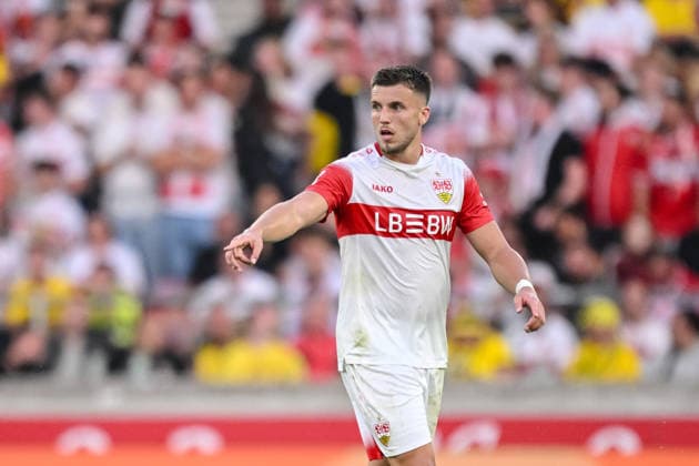 Ermedin DemiroviÄ‡ (VfB Stuttgart) gestikuliert, gestik waehrend des spiels der 1. Bundesliga zwischen VfB Stuttgart und Borussia Dortmund, MHPArena am 19. September 2026 in Stuttgart, Deutschland. (Foto von Harry Langer DeFodi Images) +++ Ermedin DemiroviÄ‡ (VfB Stuttgart) gestures during the Bundesliga match between VfB Stuttgart and Borussia Dortmund at MHPArena on September 19, 2026 in Stuttgart, Germany. (Photo by Harry Langer DeFodi Images) DFB DFL REGULATIONS PROHIBIT ANY USE OF PHOTOGRAPHS AS IMAGE SEQUENCES AND OR QUASI-VIDEO. (Photo by Harry Langer DeFodi Images) DFB DFL REGULATIONS PROHIBIT ANY USE OF PHOTOGRAPHS AS IMAGE SEQUENCES AND OR QUASI-VIDEO. -