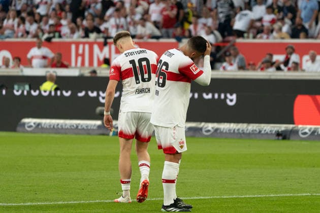 Chris Führich (VfB Stuttgart, 10), Deniz Undav (VfB Stuttgart, 26), enttäuscht, Enttäuschung, frustriert, Frust, verärgert, Ärger, GER, VfB Stuttgart vs. Borussia Dortmund, Fussball, 1. Bundesliga, 4. Spieltag, Spielzeit 2026 2027, 19.09.2026, DFL REGULATIONS PROHIBIT ANY USE OF PHOTOGRAPHS AS IMAGE SEQUENCES AND OR QUASI-VIDEO, GER, VfB Stuttgart vs. Borussia Dortmund, Fussball, 1. Bundesliga, 4. Spieltag, Spielzeit 2026 2027, 19.09.2026, Stuttgart Copyright: xEibner-Pressefoto EdwardxCheungx EP_ECG