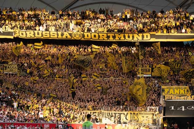 19.09.2026: Fußball: VfB Stuttgart - Borussia Dortmund, 4. Spieltag der 1. Bundesliga in der MHP Arena Dortmund Auswärtsblock in der MHP Arena WICHTIGER HINWEIS: Gemäß den Vorgaben der DFL und des DFB ist es untersagt, in dem Stadion und oder vom Spiel angefertigte Fotoaufnahmen in Form von Sequenzbildern und oder videoähnlichen Fotostrecken zu verwerten bzw. verwerten zu lassen. Copyright: xJamesxZabelx