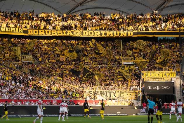 19.09.2026: Fußball: VfB Stuttgart - Borussia Dortmund, 4. Spieltag der 1. Bundesliga in der MHP Arena Dortmund Auswärtsblock in der MHP Arena WICHTIGER HINWEIS: Gemäß den Vorgaben der DFL und des DFB ist es untersagt, in dem Stadion und oder vom Spiel angefertigte Fotoaufnahmen in Form von Sequenzbildern und oder videoähnlichen Fotostrecken zu verwerten bzw. verwerten zu lassen. Copyright: xJamesxZabelx