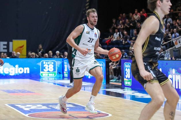 19.09.2026, xgox, Basketball - easyCredit BBL, Basketball Loewen Braunschweig - Gladitors Trier emspor, v.l. Moritz Krimmer (Trier, 27) am Ball, plays the ball Braunschweig